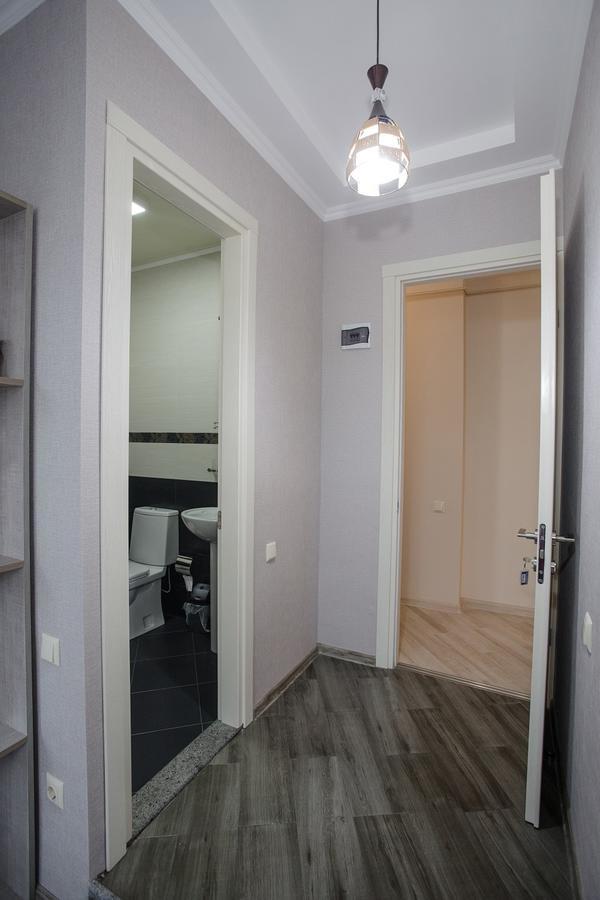 5 Rooms 巴统 外观 照片